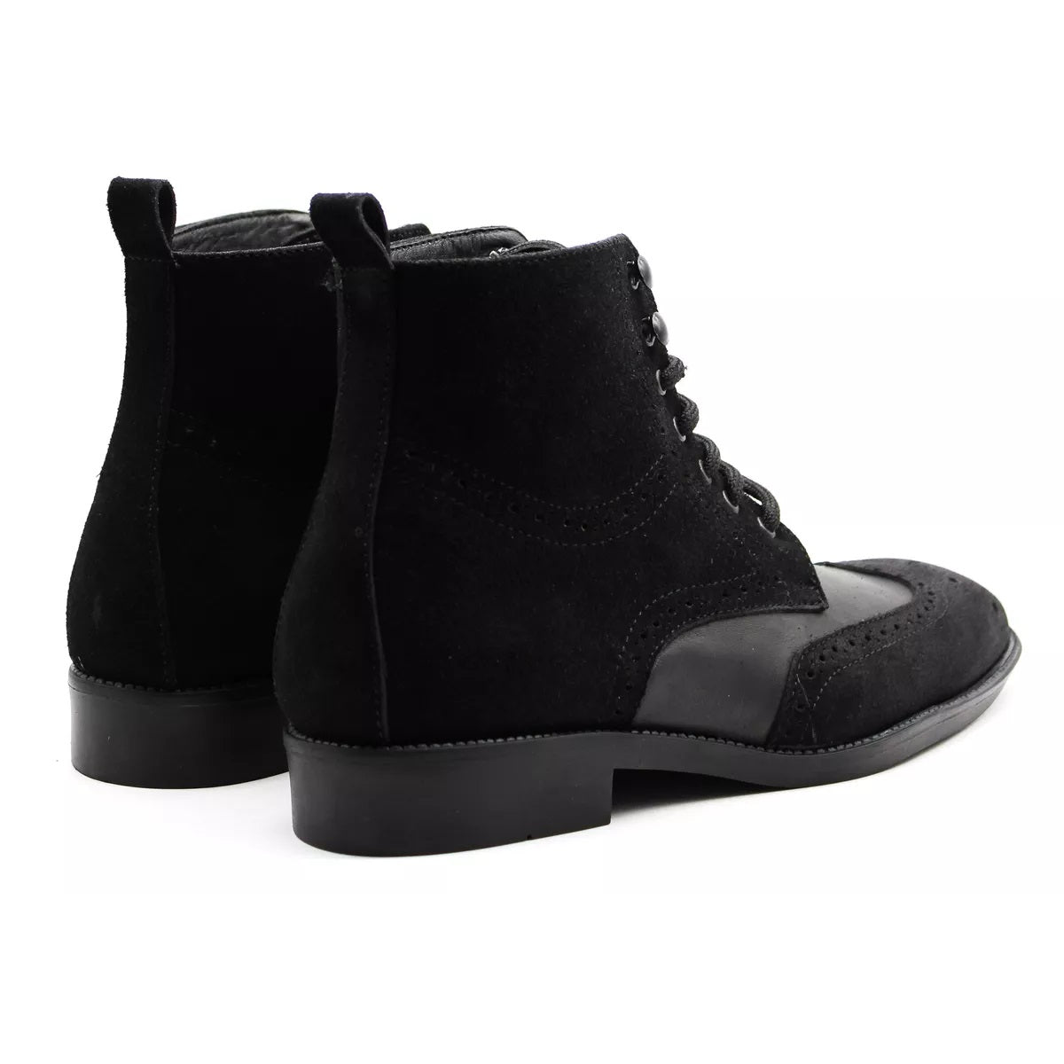 ASTON GAMUZA NEGRO