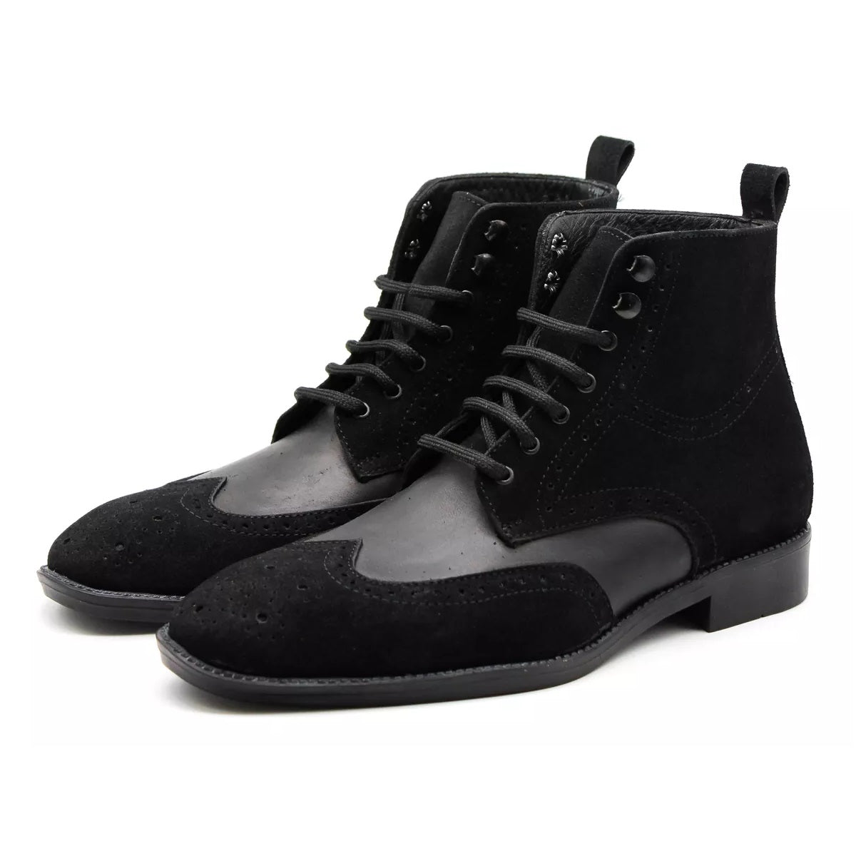 ASTON GAMUZA NEGRO
