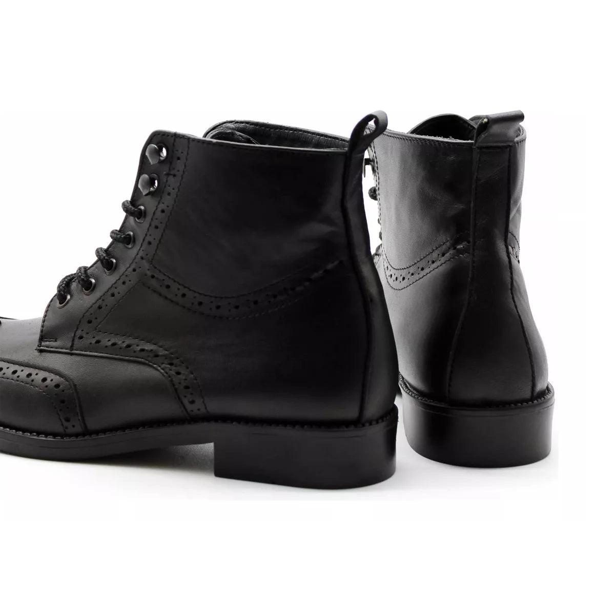 ASTON PELIBUEY NEGRO