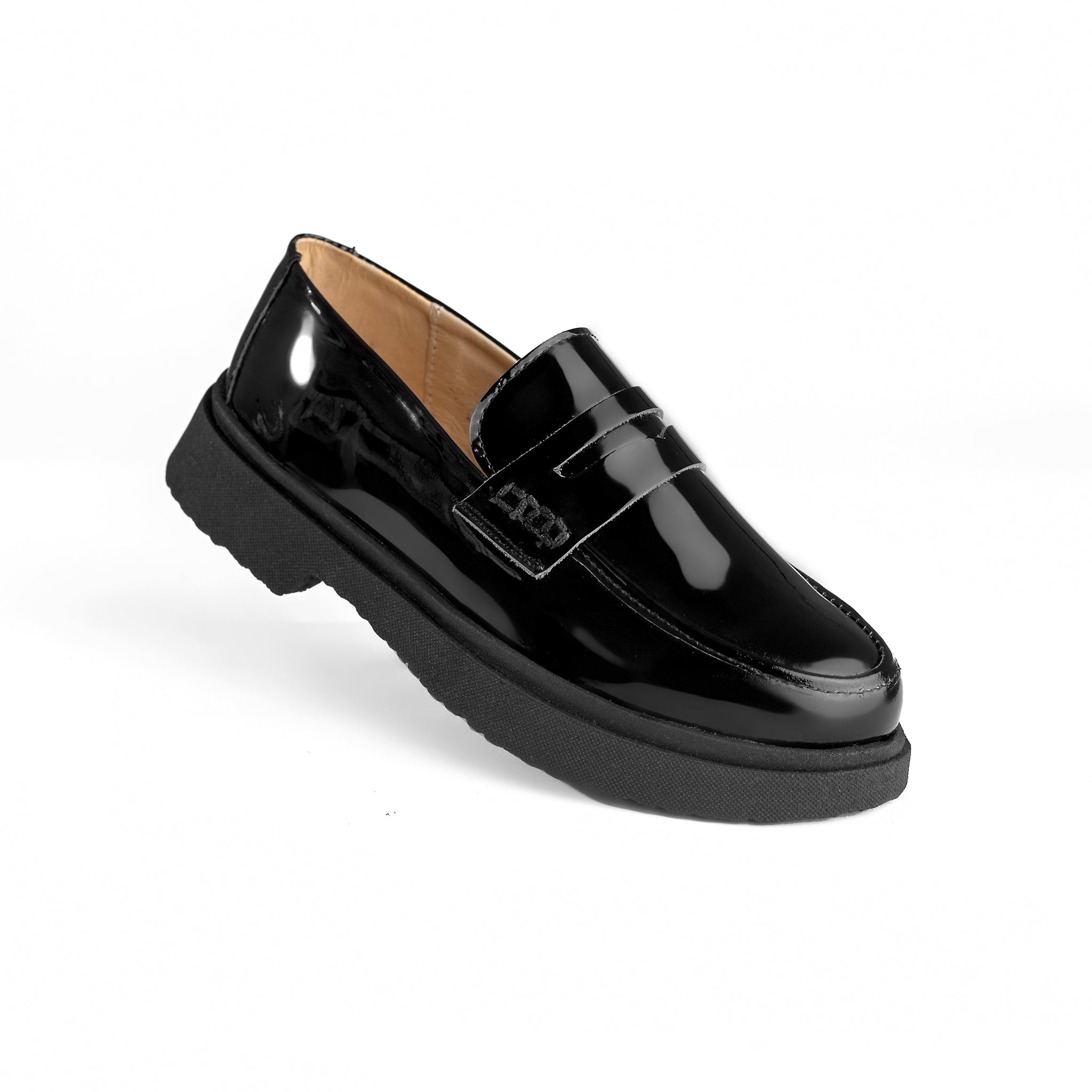 DB Zapato escolar mocasín de piel charol 3010