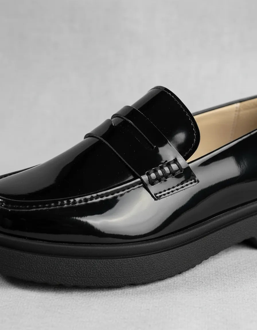 DB Zapato escolar mocasín de piel charol 3010